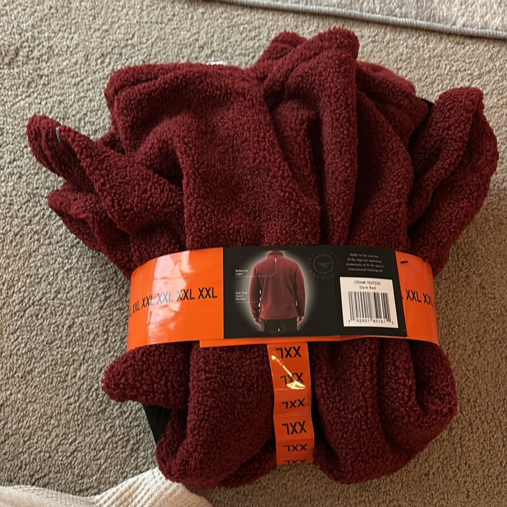 Pullover - Picture 3 of 3